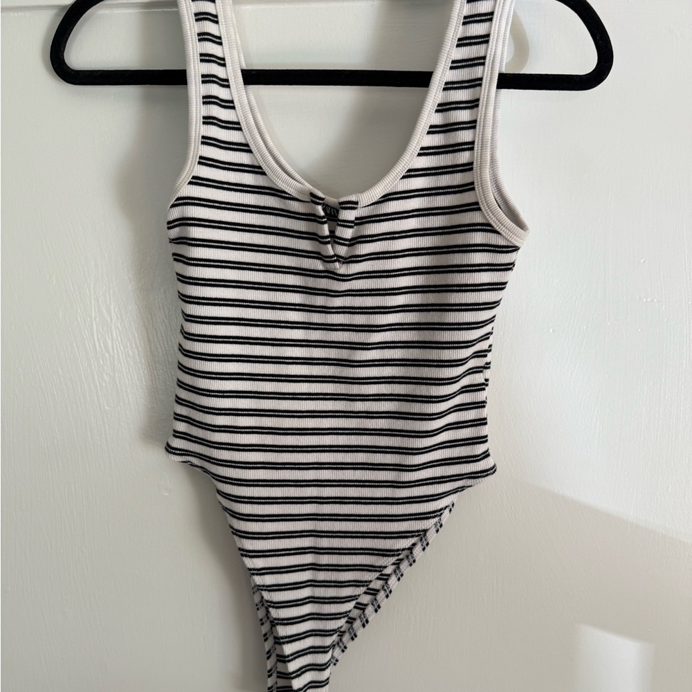 Zara Striped Black & White Ribbed Bodysuit, size Medium